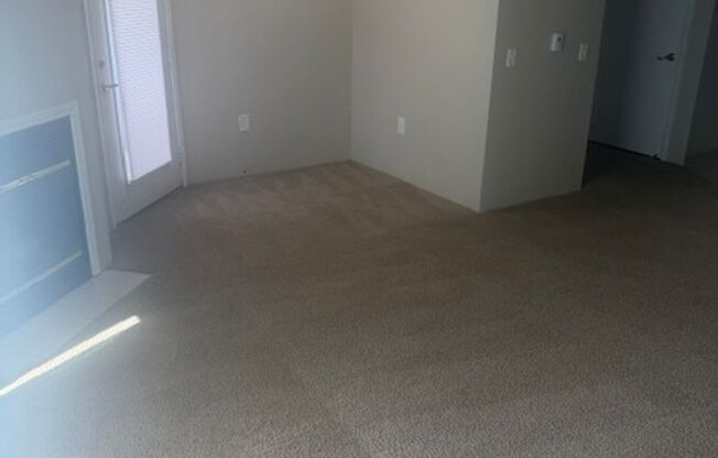 1 bed, 1 bath, 721 sqft, $1,395, Unit 7-106
