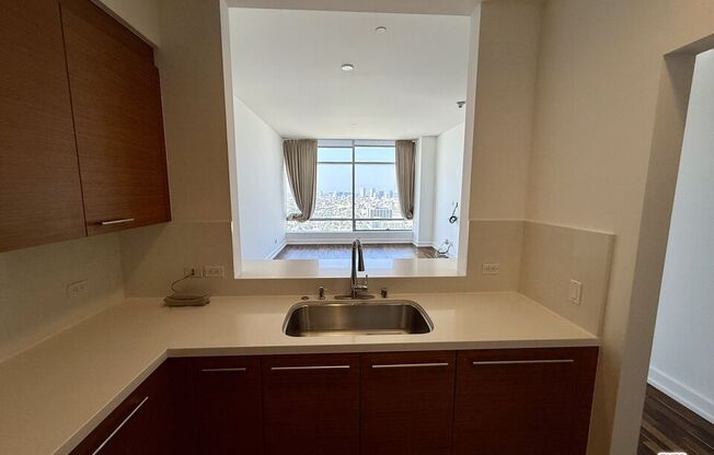 1 bed, 1.5 baths, 1,010 sqft, $5,000, Unit 30F