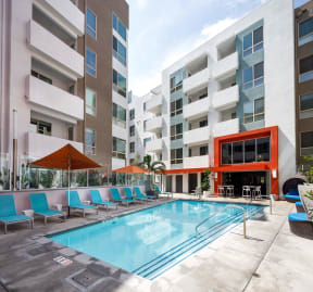 Los Angeles Apartments - Wakaba LA - Sparkling Pool Surrounded by Lounge Seating