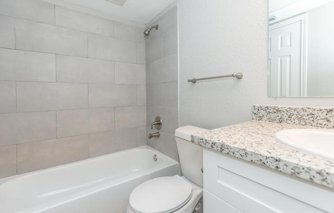 1 bed, 1 bath, 702 sqft, $805