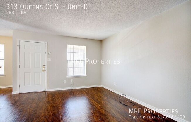 313 QUEENS CT S