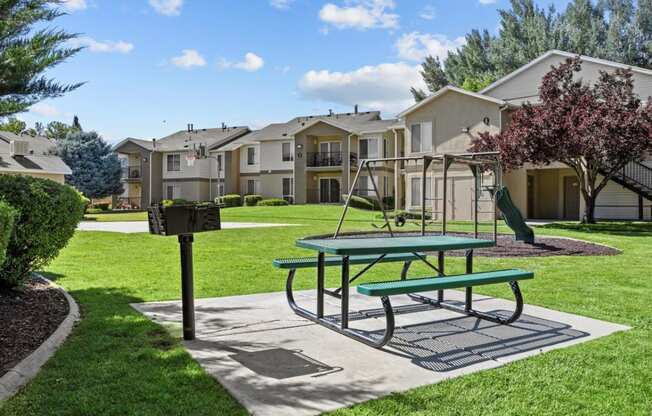 Heritage at Draper Apartments in Draper, Utah Picnic Area