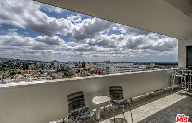 2 beds, 3 baths, 2,085 sqft, $7,250, Unit 1207