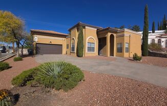 Charming 3 bedroom, 2.5 bath home in West El Paso!