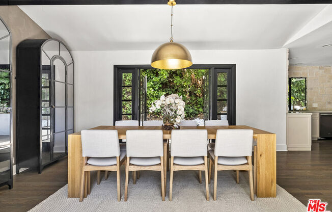 9559 SHERWOOD FRST LN