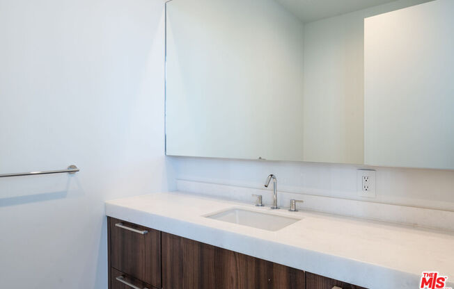 3 beds, 3 baths, 2,676 sqft, $14,300, Unit PH 1