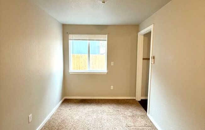 Studio, 1 bath, 520 sqft, $1,350, Unit Centennial St., 737 SE