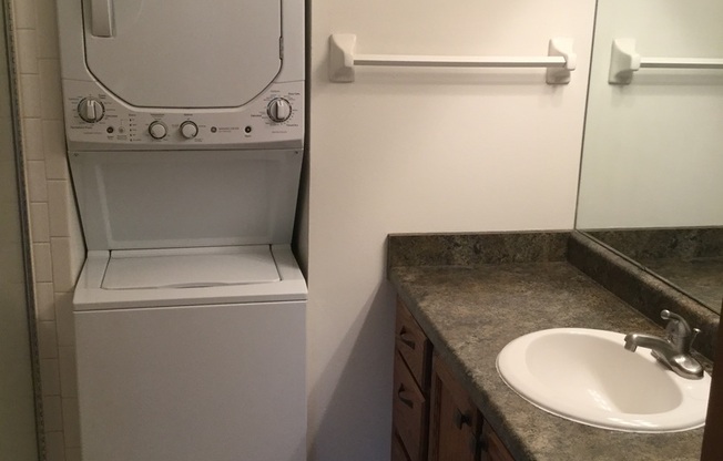 2 beds, 2 baths, 950 sqft, $1,795, Unit 7609RD