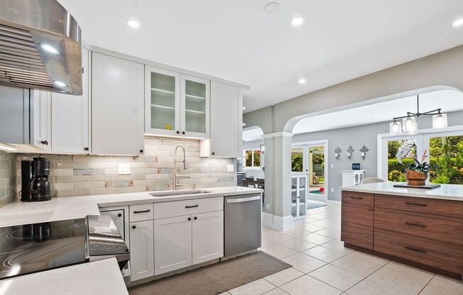 Stunning 4BR/3BA Pool Home with Outdoor Oasis in Prime Palmetto Bay