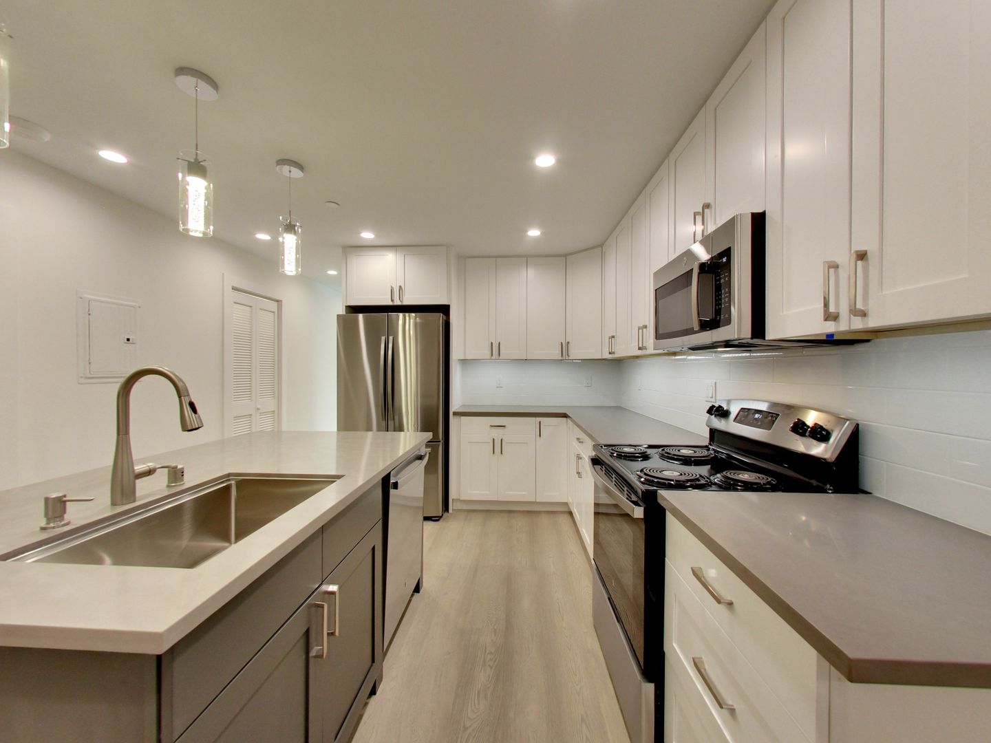 1555 Oak Street (850r)