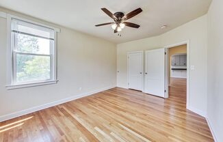 Renovated 2 Bedroom in Convenient Location!