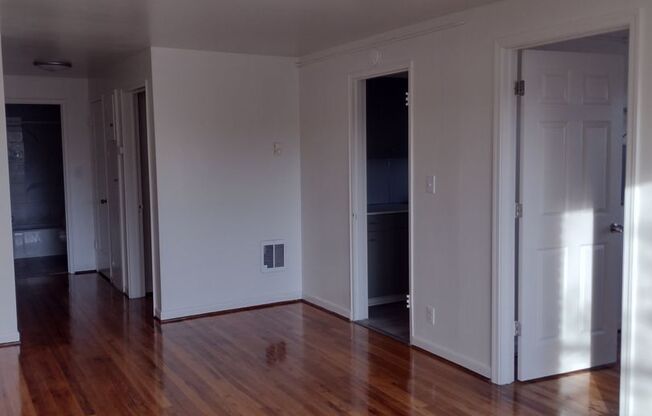 2 beds, 1 bath, 850 sqft, $1,095, Unit 1509-#309