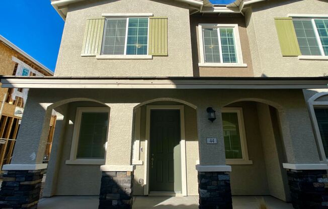 LOVELY TOWNHOUSE FOR RENT - GATED 3 BED 3 BATH + 2 CAR GARAGE w/ LOFT
