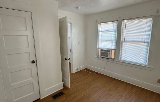 2 beds, 1 bath, $1,395