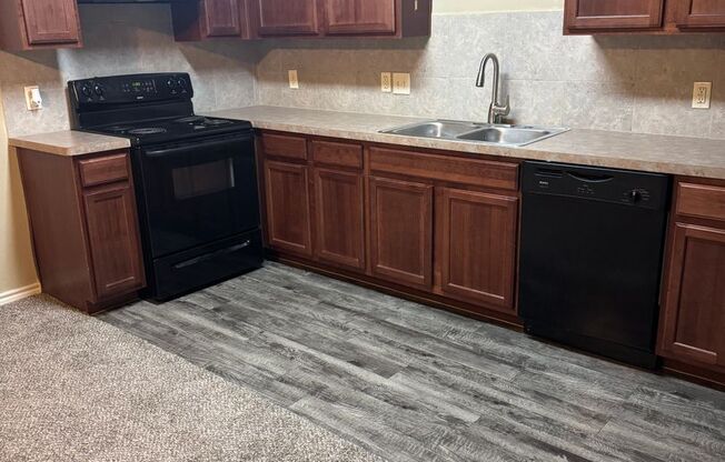 Studio, 1 bath, 573 sqft, $999, Unit 7H-115