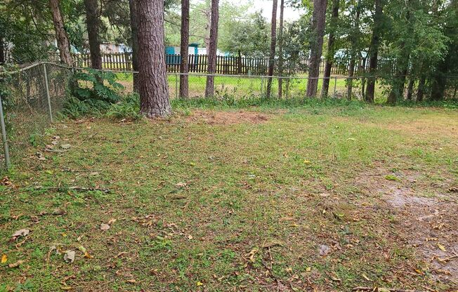 2 beds, 1 bath, 868 sqft, $1,100, Unit 4018 NE 1 TER
