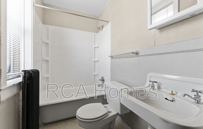 37 W SAINT CLAIR ST