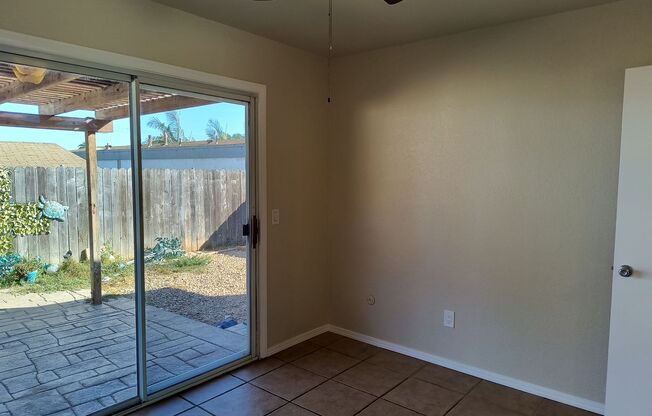 2 beds, 1 bath, 800 sqft, $2,450, Unit 781