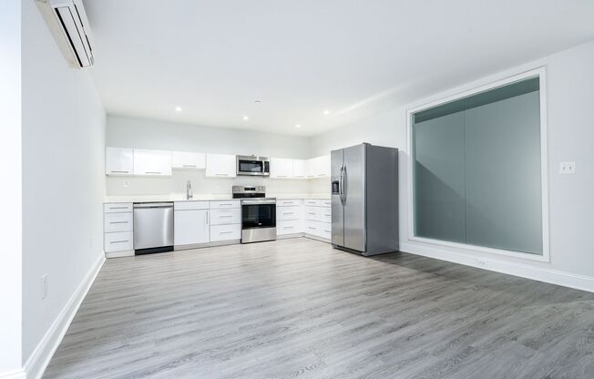 1 bed, 1 bath, 825 sqft, $1,718, Unit GL-10