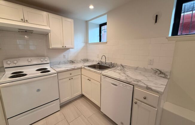 3 beds, 1 bath, 810 sqft, $1,995, Unit 732 S. Millvale Ave. #B2