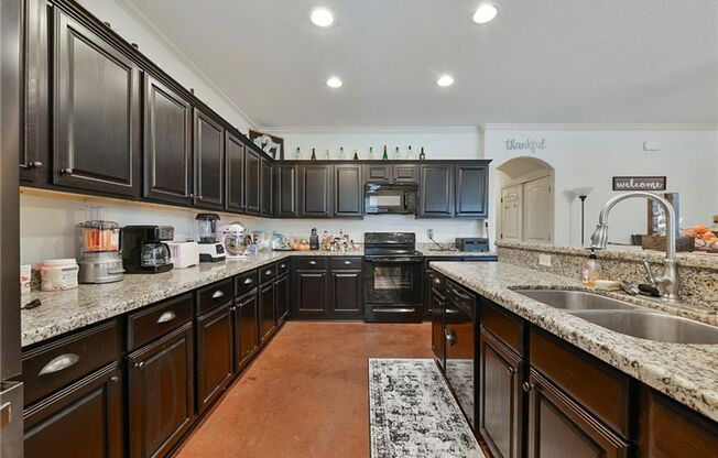 4 Bed, 4 Bath Barracks Unit for August 2026 Pre-lease!