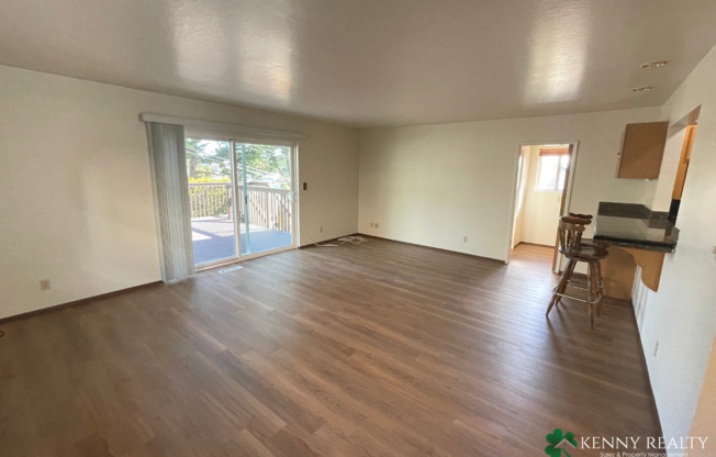 3 beds, 2 baths, $4,895