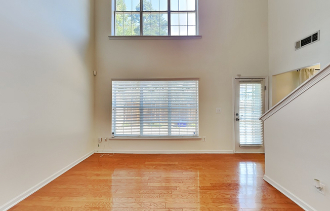 1401 GATES CIR SE