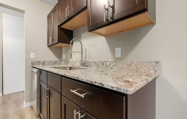 1 bed, 1 bath, 725 sqft, $1,125, Unit 305