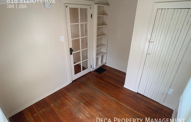 3 beds, 1.5 baths, 1,570 sqft, $1,300