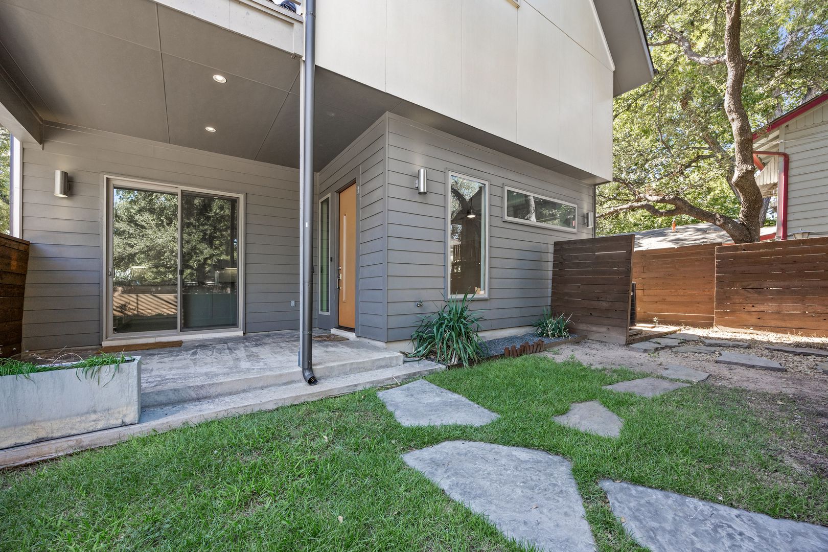 Single-story 2/2.5 in North Central Austin