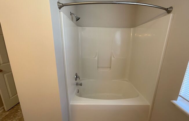 1 bed, 1 bath, 871 sqft, $1,225, Unit 2758-5