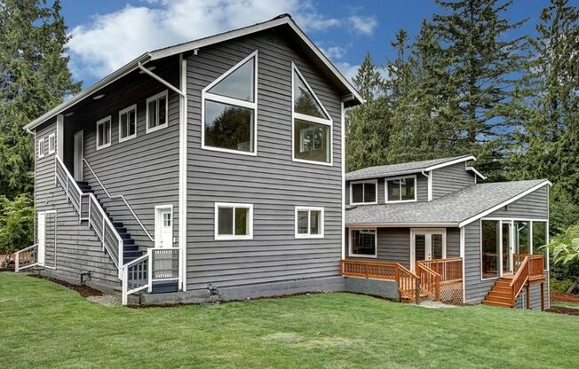 Estate Living in Mirrormont, Issaquah 5 Bed 4 Bath