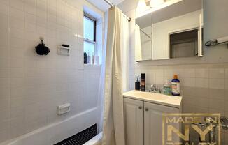 421 W 24 ST