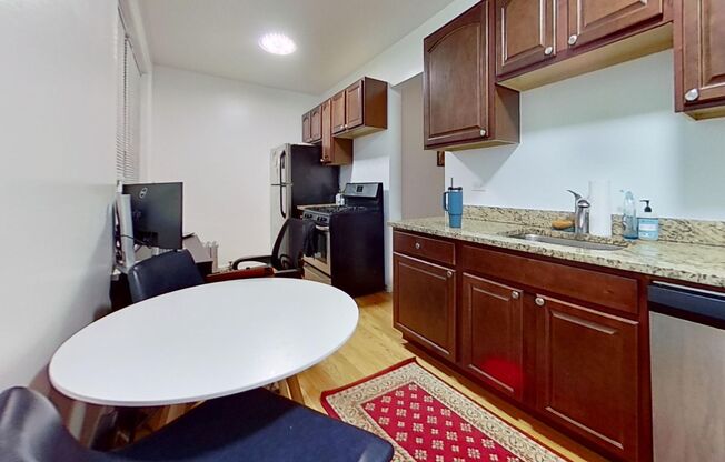 Studio, 1 bath, 560 sqft, $1,800, Unit 736 1S