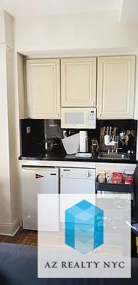 Studio, 1 bath, 300 sqft, $2,495, Unit 324