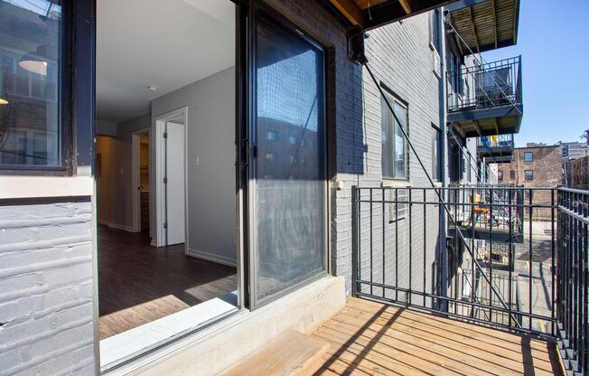 2 beds, 2 baths, $2,400, Unit 414