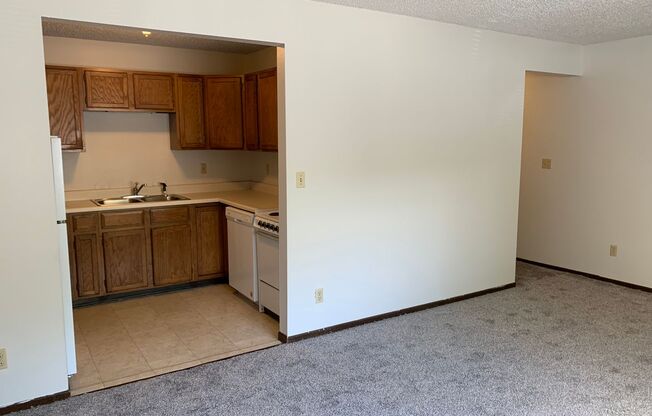 2 beds, 1 bath, $845