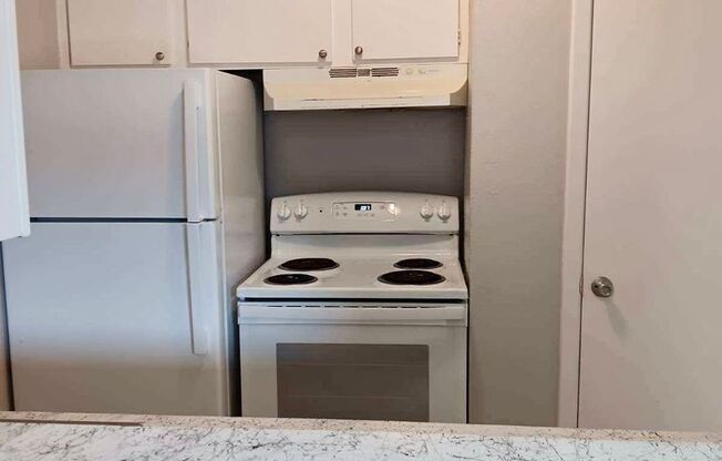 2 beds, 1 bath, 731 sqft, $795, Unit F6