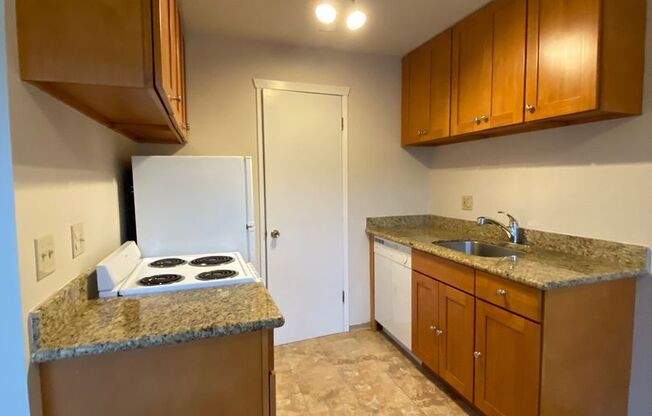 2 beds, 1 bath, 890 sqft, $1,500, Unit 304