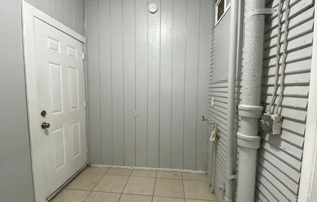 Studio, 1 bath, $1,135, Unit 729