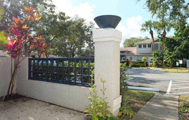 1 story 3/2 in Meadow Woods with full sized washer and dryer included