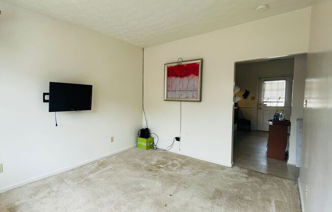 2 Bedroom Duplex within walking distance of UK College of Law