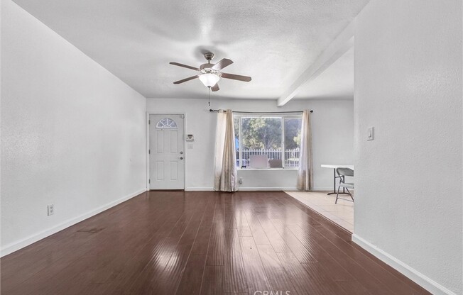 1401 E 118 ST