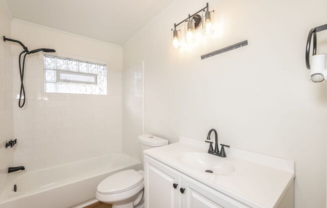 1 bed, 1 bath, 750 sqft, $1,099, Unit 7