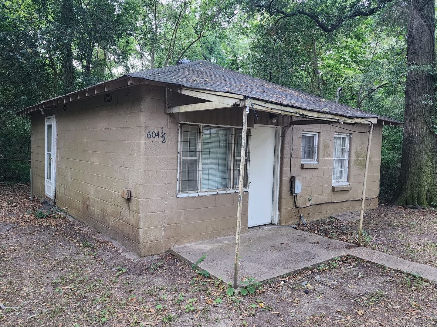 1 BDRM 1 BATH