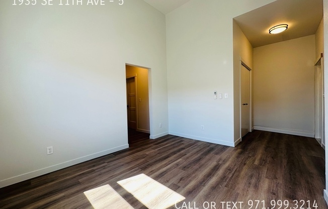 1935 SE 11 AVE