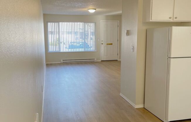 2 beds, 1 bath, 845 sqft, $1,595, Unit 26