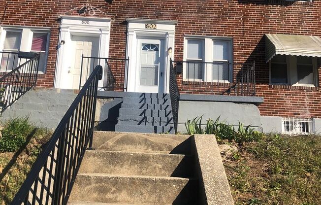 3 bedroom 1.5 bathroom in Baltimore