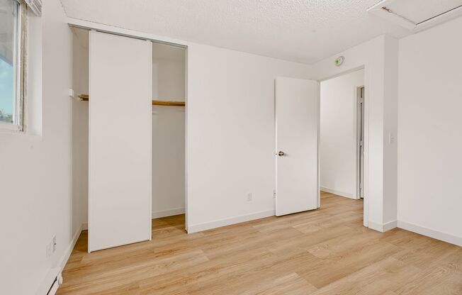 3 beds, 1 bath, 864 sqft, $1,445, Unit 39