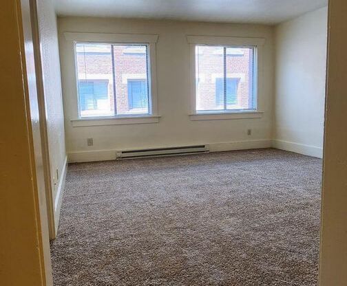 1 bed, 1 bath, 460 sqft, $1,100, Unit 404